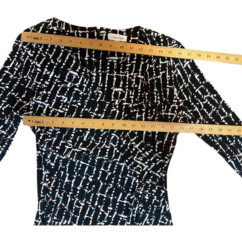 Calvin Klein Black and White Long Sleeve Faux Wrap Dress. Size 12 - Picture 8 of 13